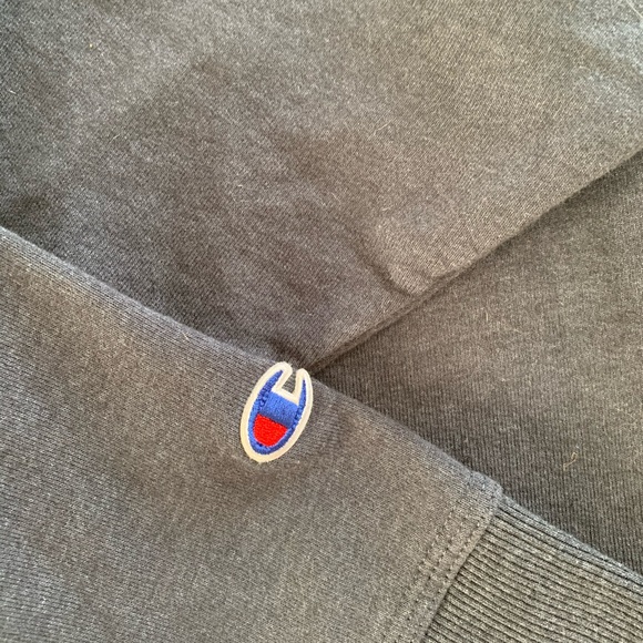 Champion Sweatshirt - Picture 3 of 7